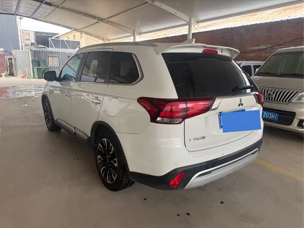 Outlander 欧蓝德 2019款 2.4 L 四驱致享版 5座 国V