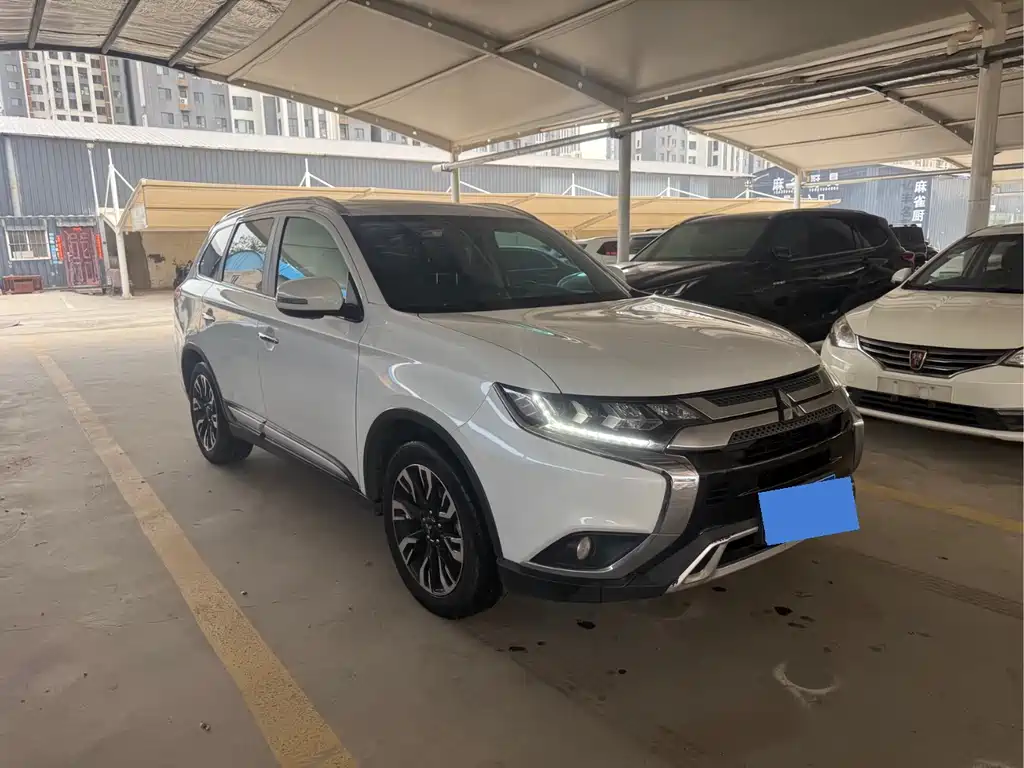 Outlander 欧蓝德 2019款 2.4 L 四驱致享版 5座 国V