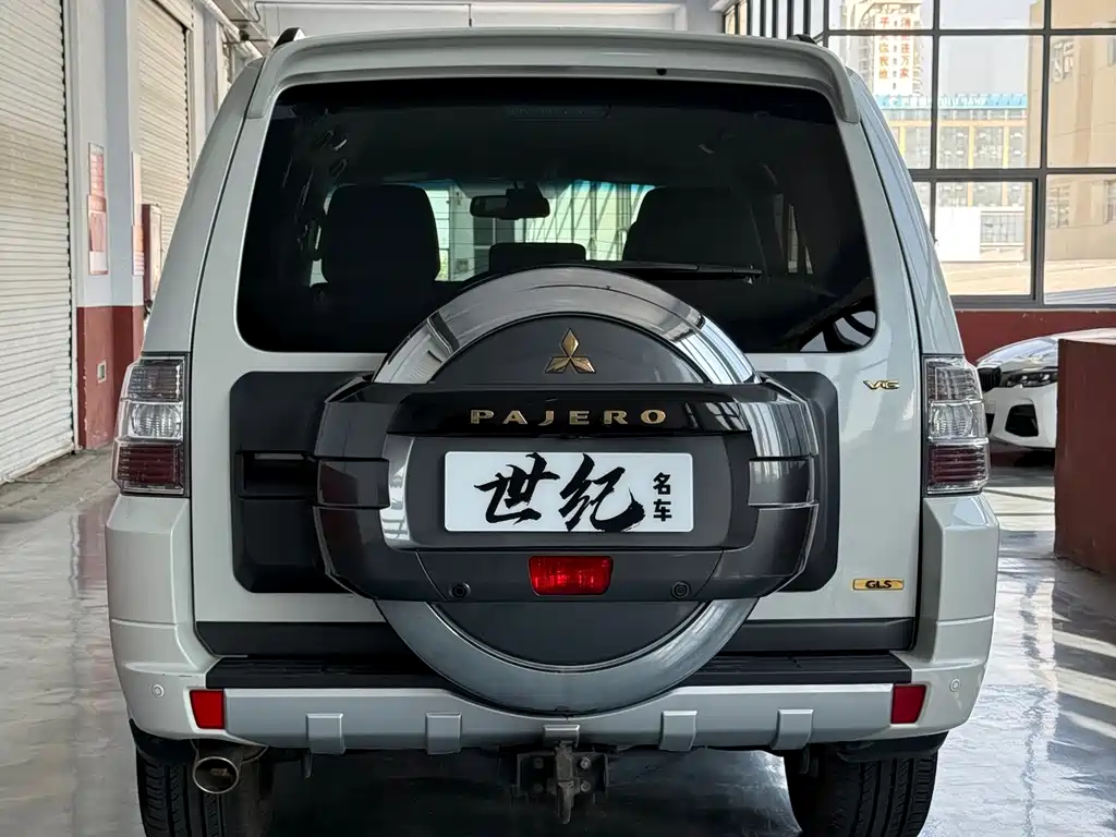 Pajero (Import) 帕杰罗进口 2020款 3.0 L 自动尊贵版
