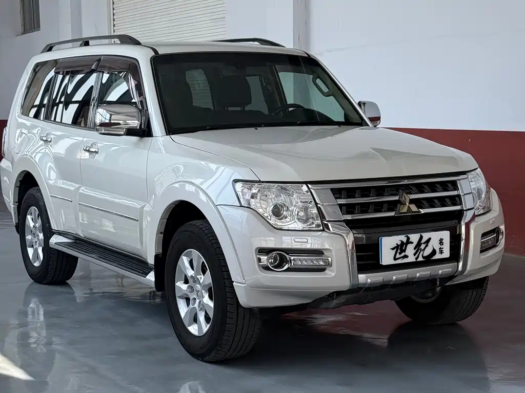 Pajero (Import) 帕杰罗进口 2020款 3.0 L 自动尊贵版