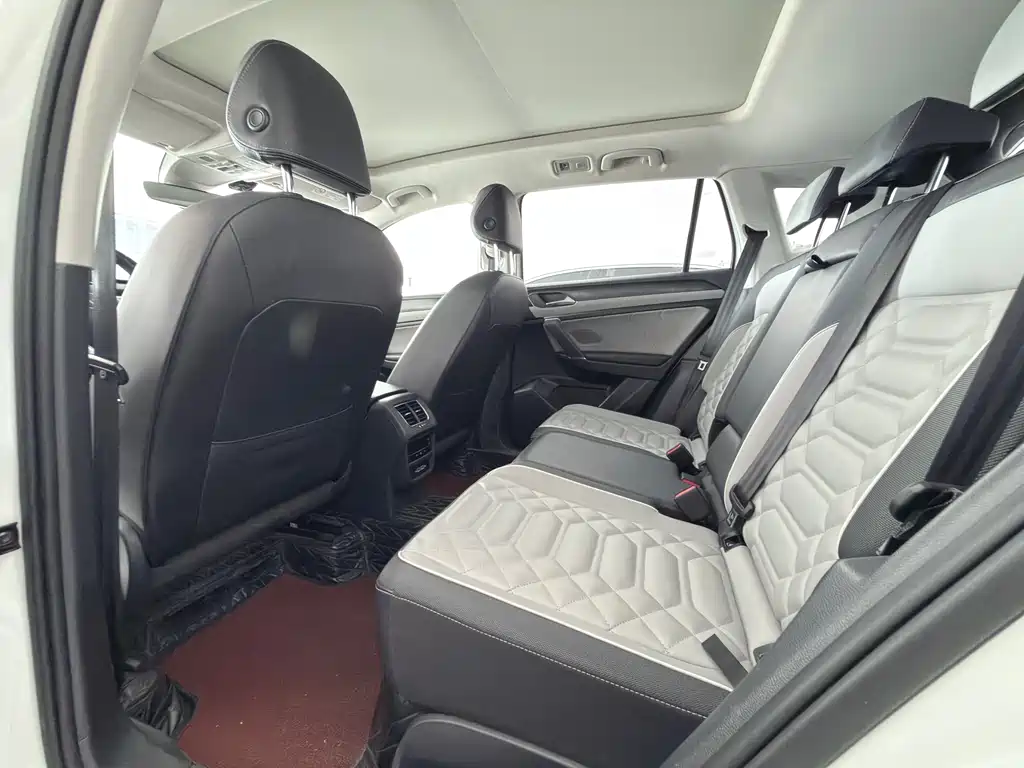Tayron 330 TSI 2 WD Luxury Plus Advanced