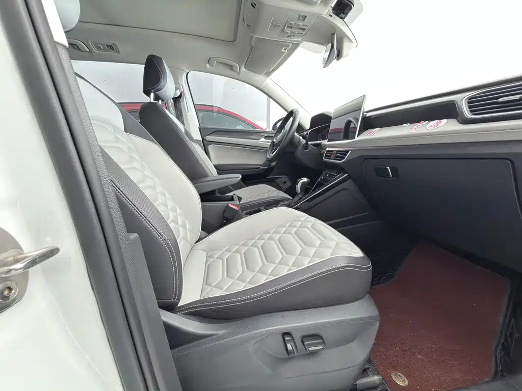Tayron 330 TSI 2 WD Luxury Plus Advanced