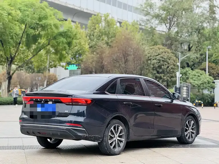Geely Emgrand UP 1.5 L CVT Comfort