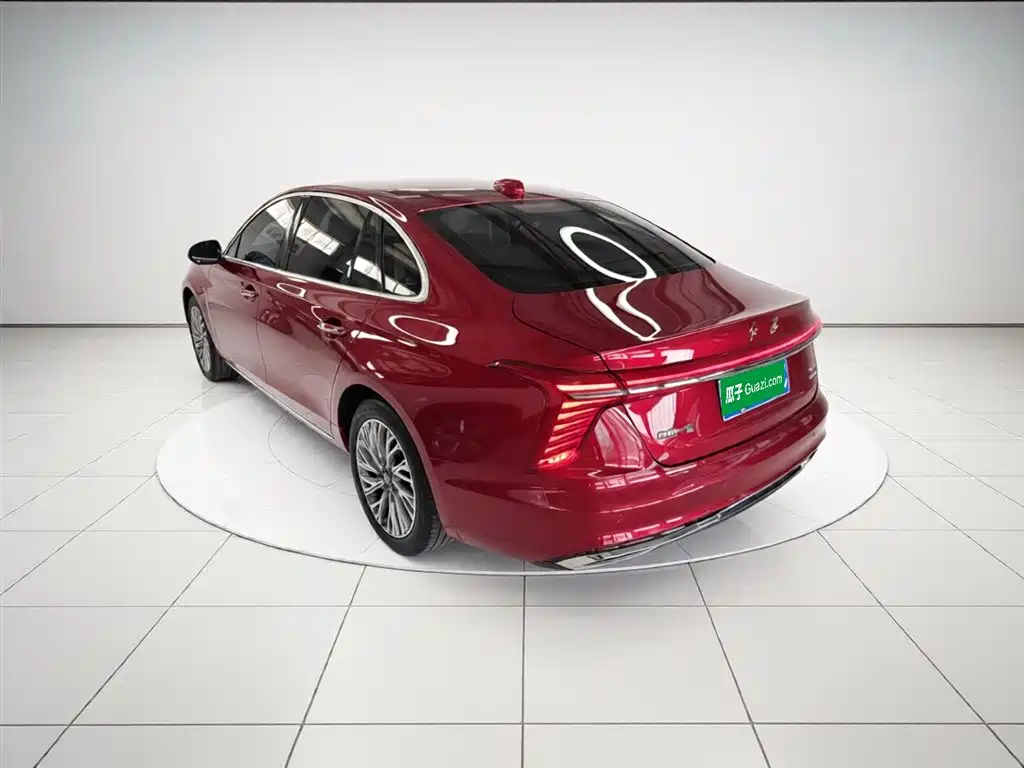 Hongqi H5 2.0 T Auto Connected Flagship