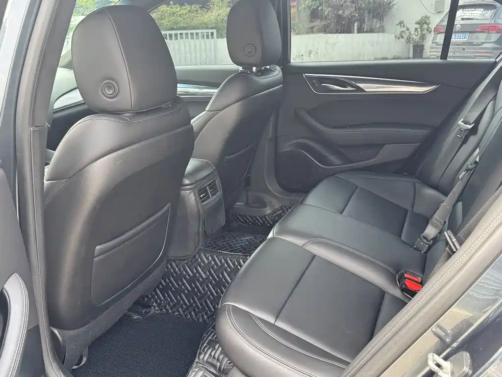 Cadillac CT5 28 T Fashion