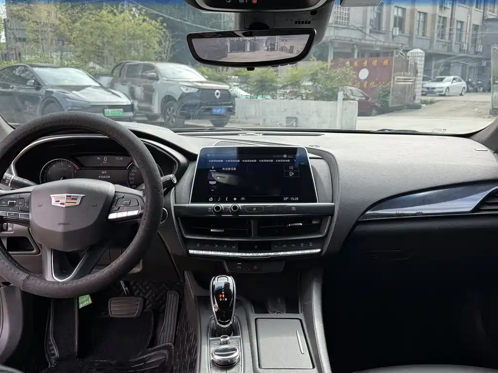 Cadillac CT5 28 T Fashion