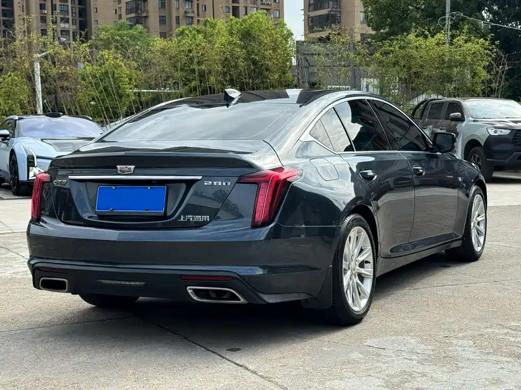 Cadillac CT5 28 T Fashion
