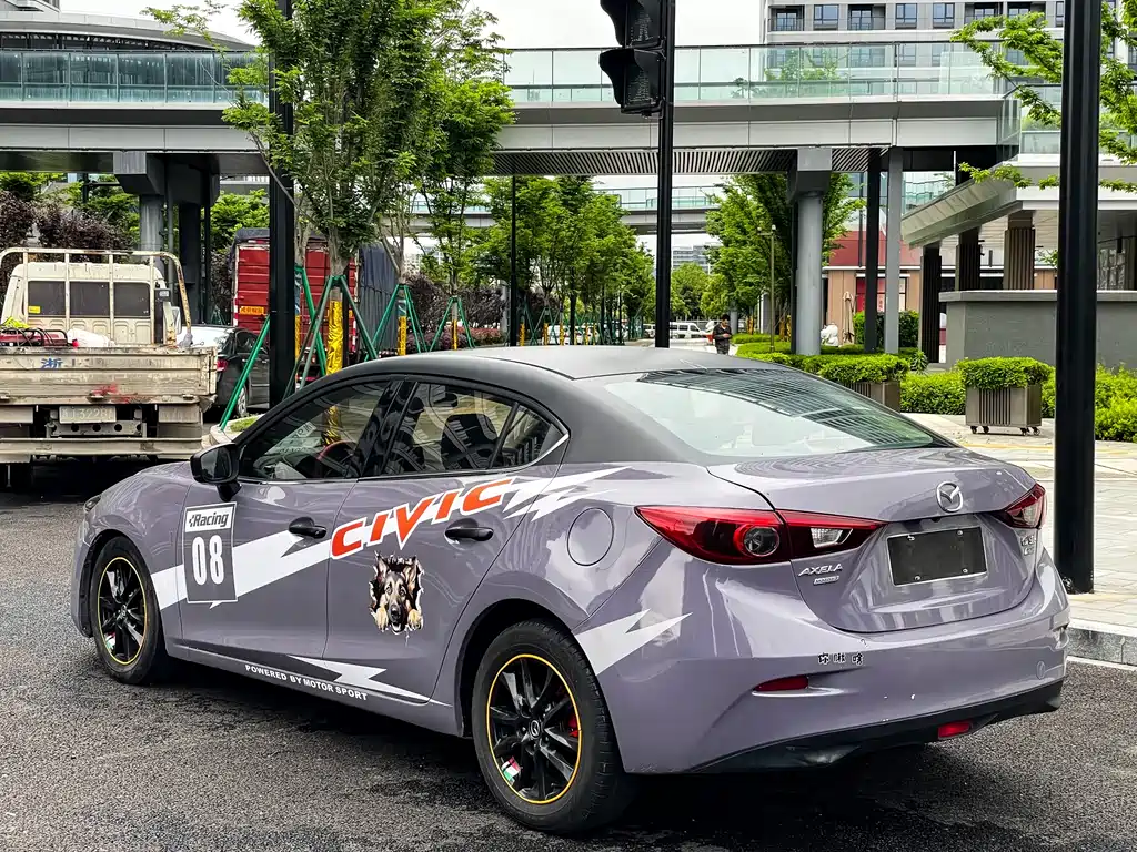 Mazda 3 Axela Sedan 1.5 L Auto Luxury CN-V