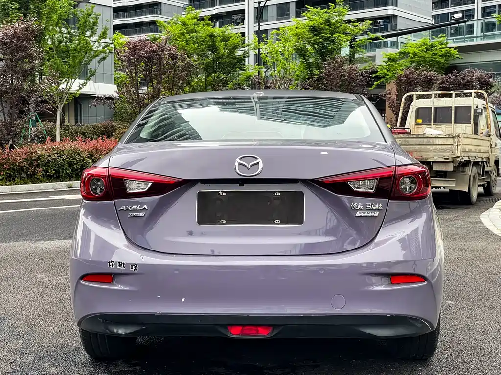 Mazda 3 Axela Sedan 1.5 L Auto Luxury CN-V