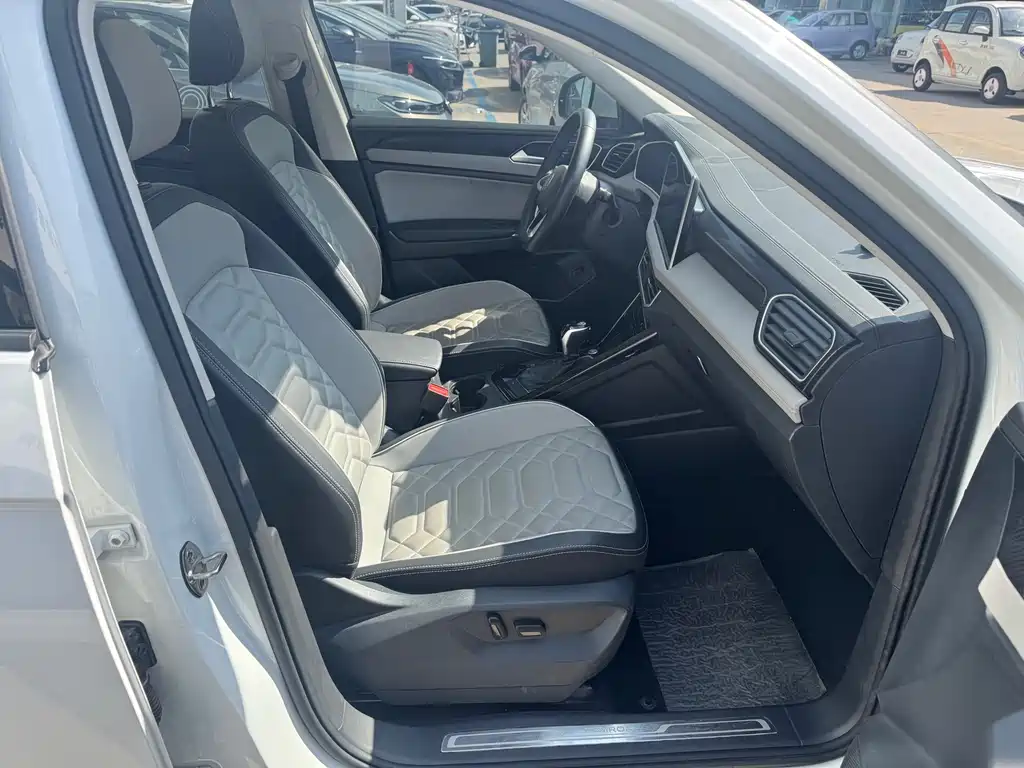 Tayron 300 TSI 2 WD Luxury Plus Advanced
