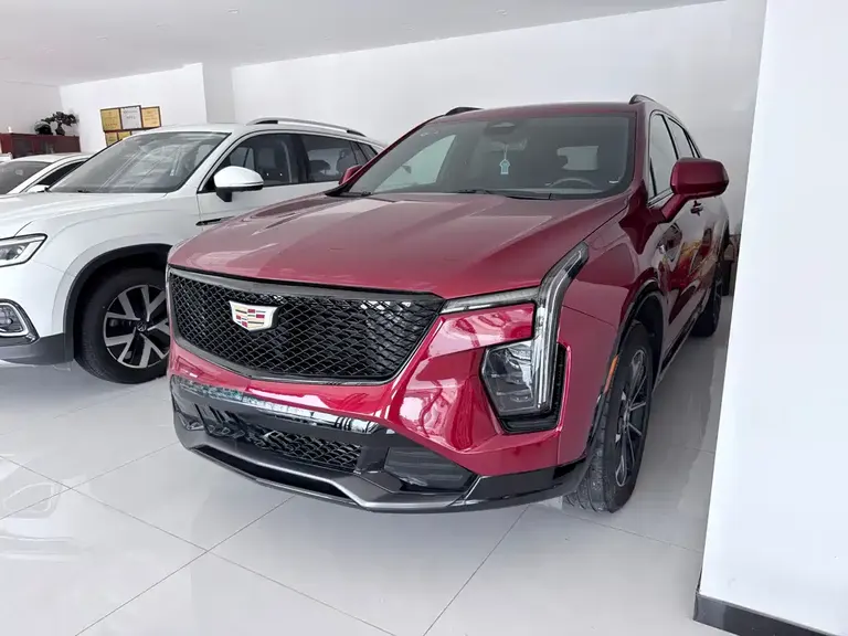 Cadillac XT4 28 T 4 WD Luxury