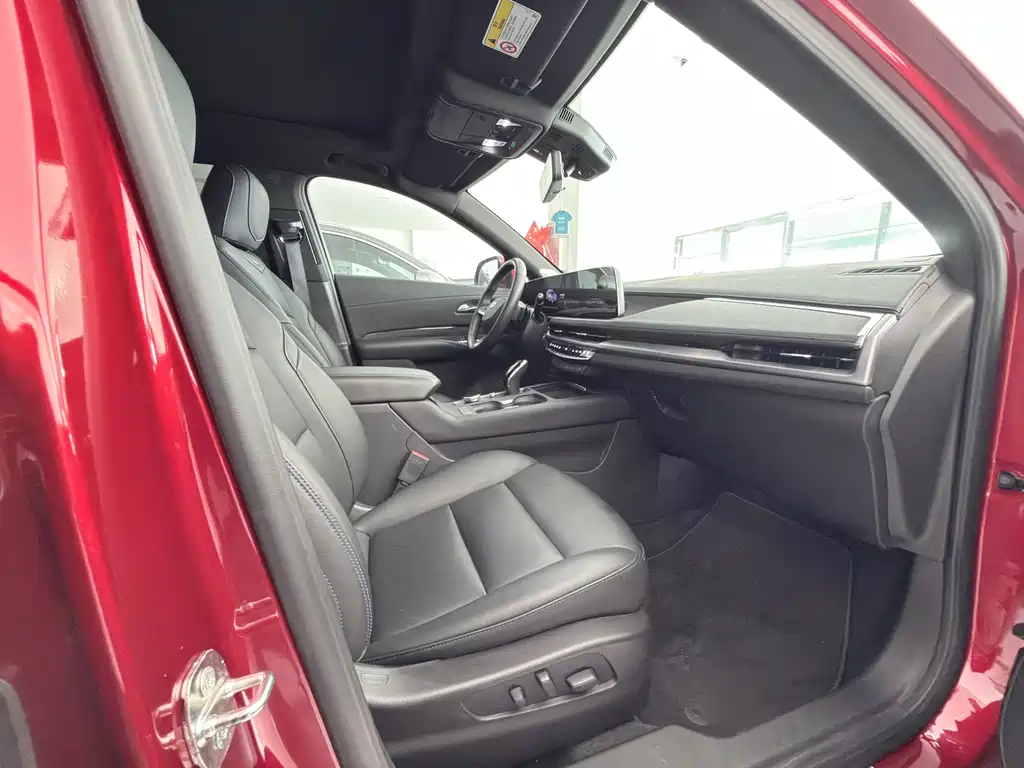 Cadillac XT4 28 T 4 WD Luxury