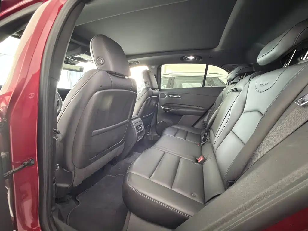 Cadillac XT4 28 T 4 WD Luxury