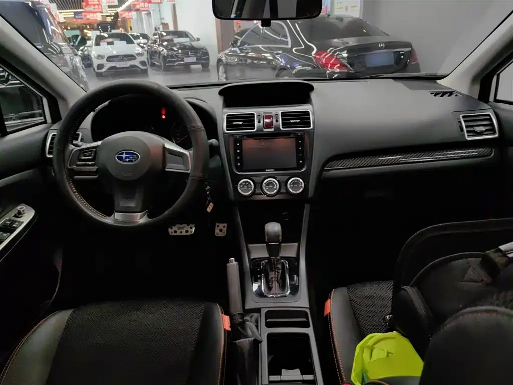 Subaru XV 斯巴鲁XV 2015款 2.0 i 特装运动版