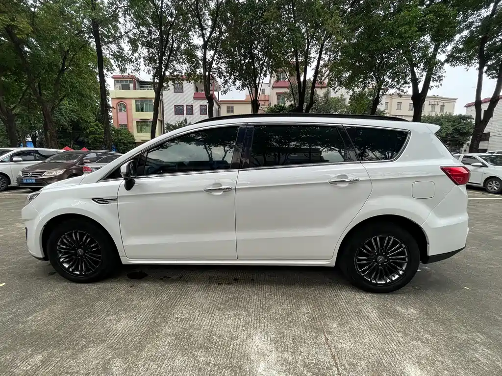 Xuanlang 2.0 L CVT Luxury