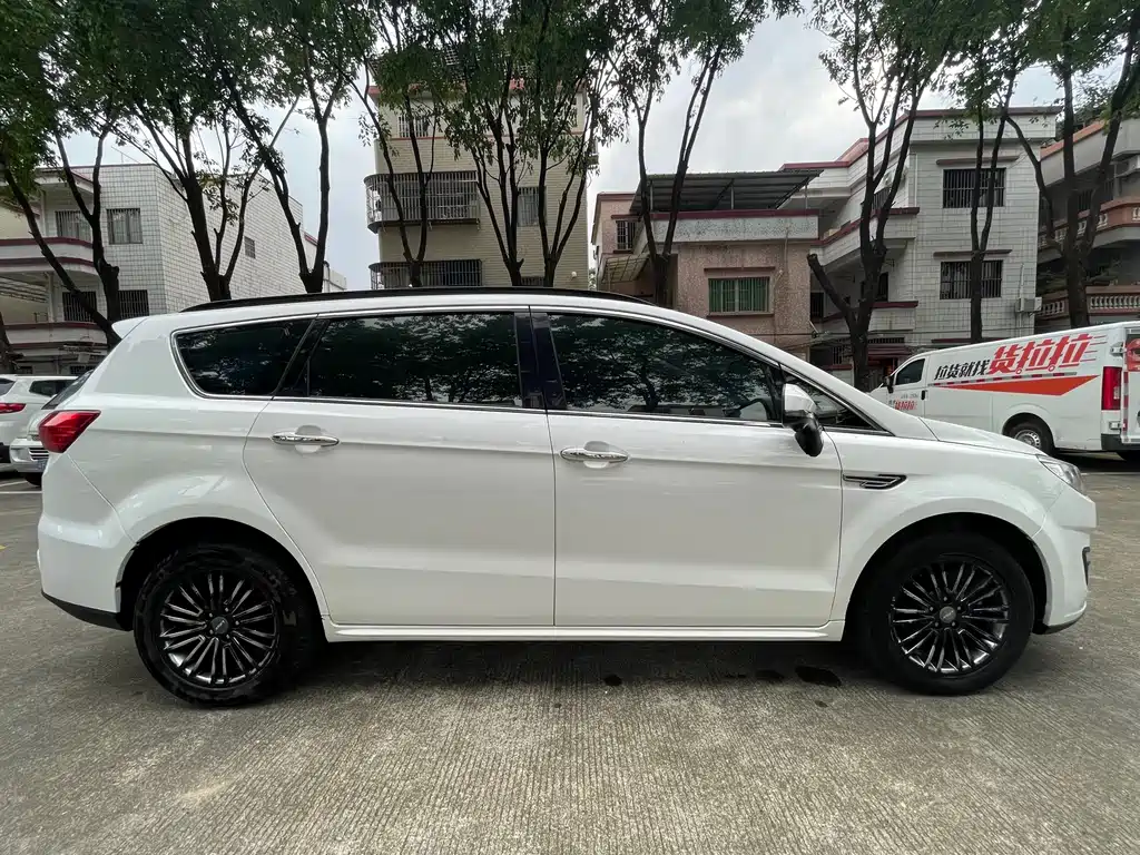 Xuanlang 2.0 L CVT Luxury