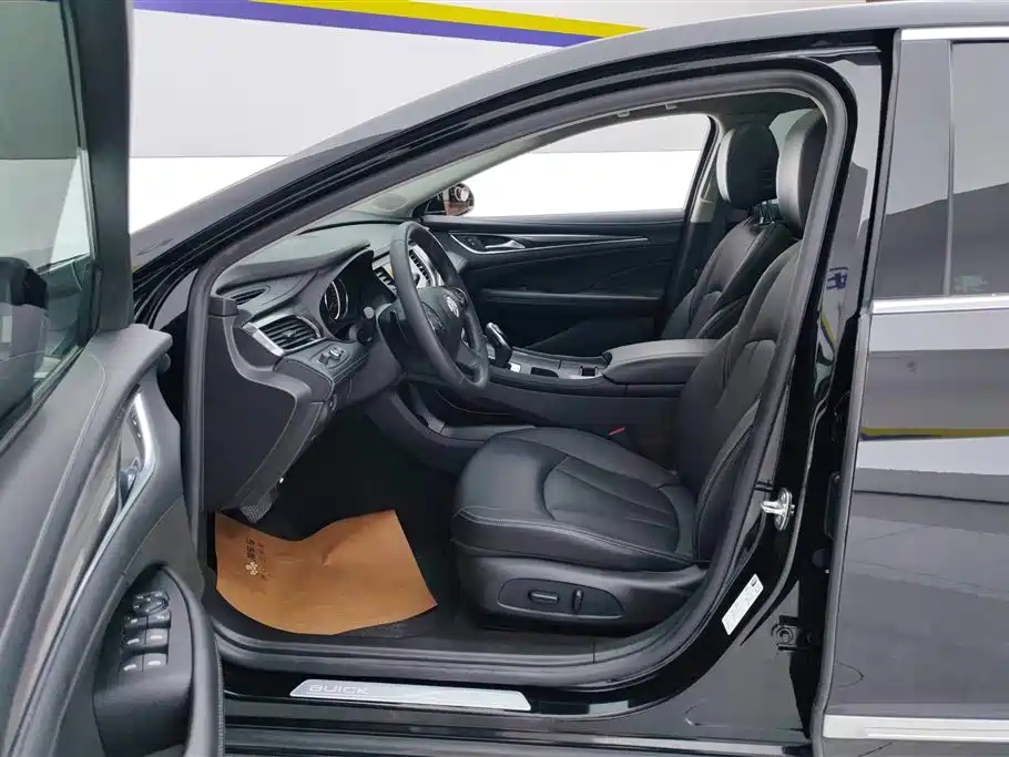 LaCrosse 552 T Luxury