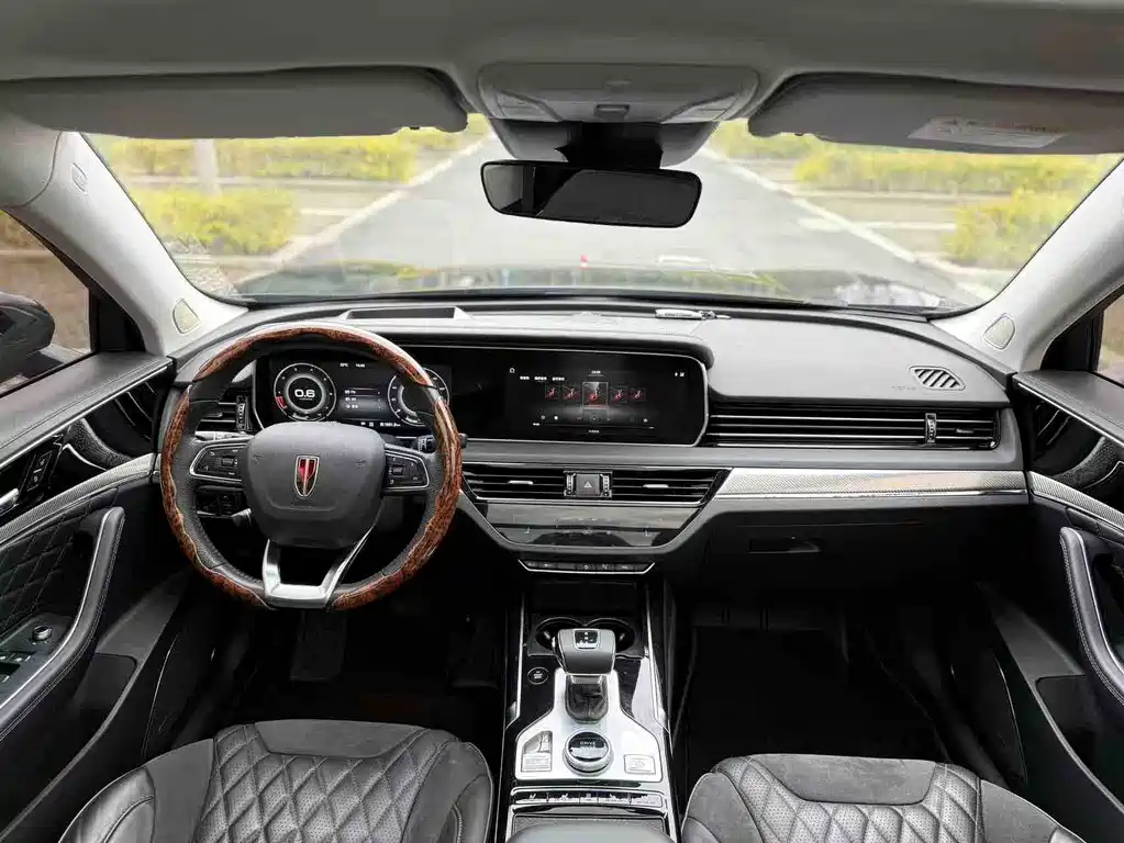 Hongqi HS5 2.0 T Connected Flagship Enjoyment