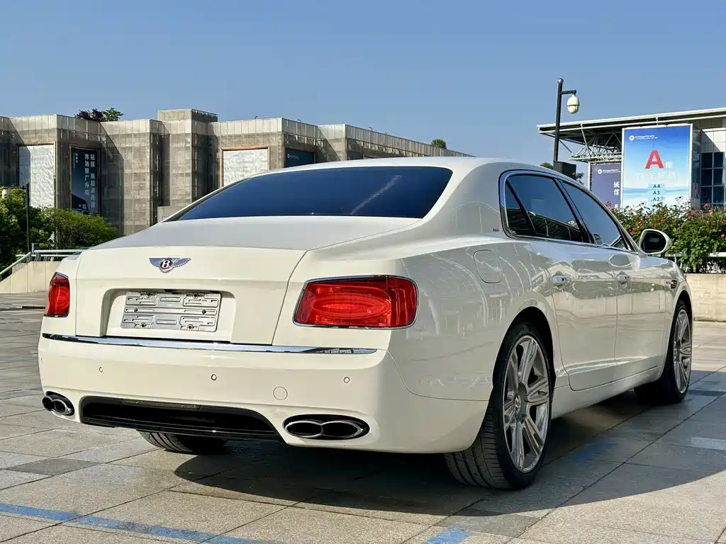 Flying Spur 4.0 T V8 S Standard