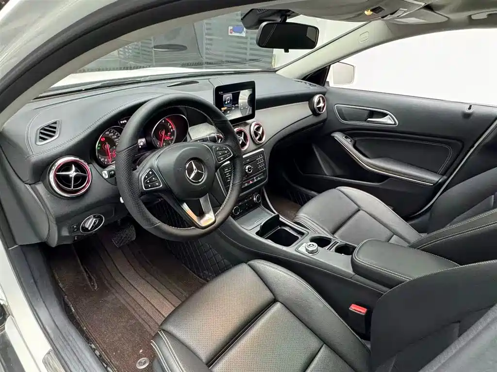 Mercedes-Benz GLA GLA 200 Fashion