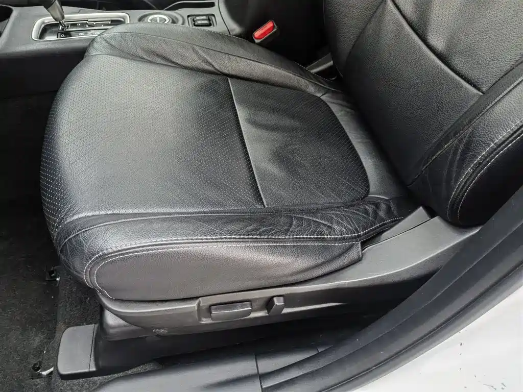 Outlander 2.4 L 4 WD Elite 5-seat