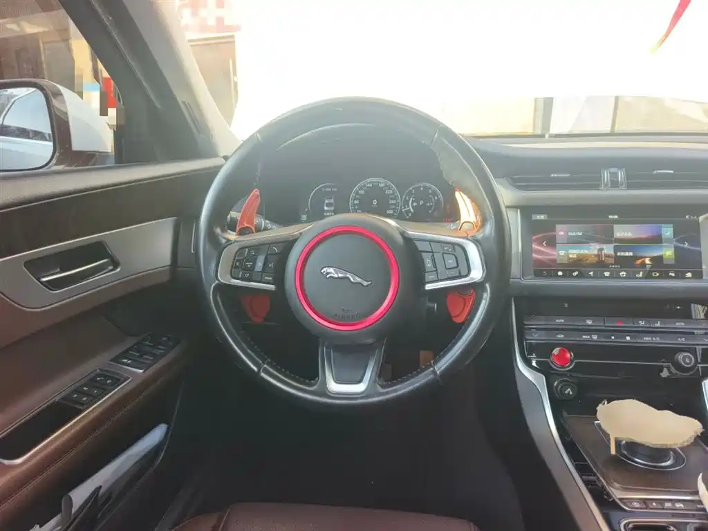 Jaguar XFL XFL 2.0 T 250 PS Luxury