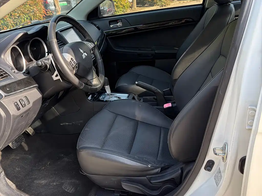 Lancer EX Zhishang 1.8 L CVT Luxury