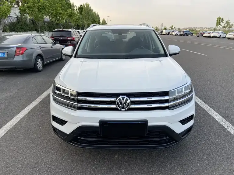 Volkswagen Tharu 280 TSI 2 WD Comfort CN-VI
