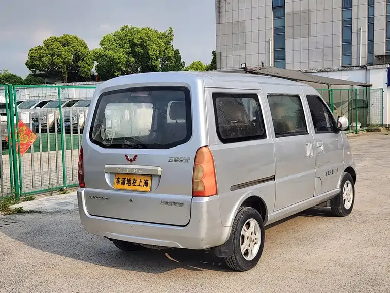 Wuling Rongguang 五菱荣光 2011款 1.2 L舒适型