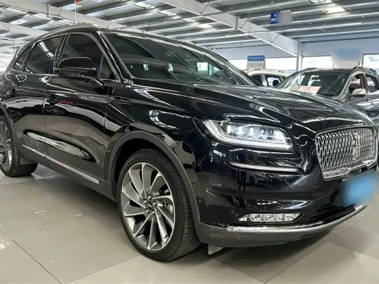 Lincoln Nautilus 2.7 T 4 WD Graceful
