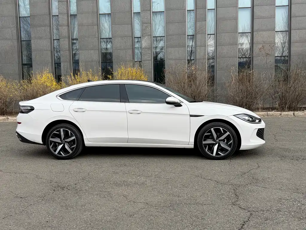 Lamando Lamando L 280 TSI DSG Spicy Cool