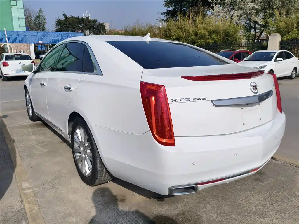 Cadillac XTS 28 T Luxury