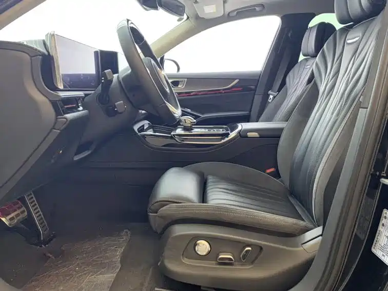 Hongqi H9 2.0 T Flagship Smooth Private Style