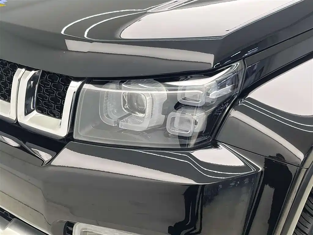 BAIC BJ40 2.0 T City Hunter Glory