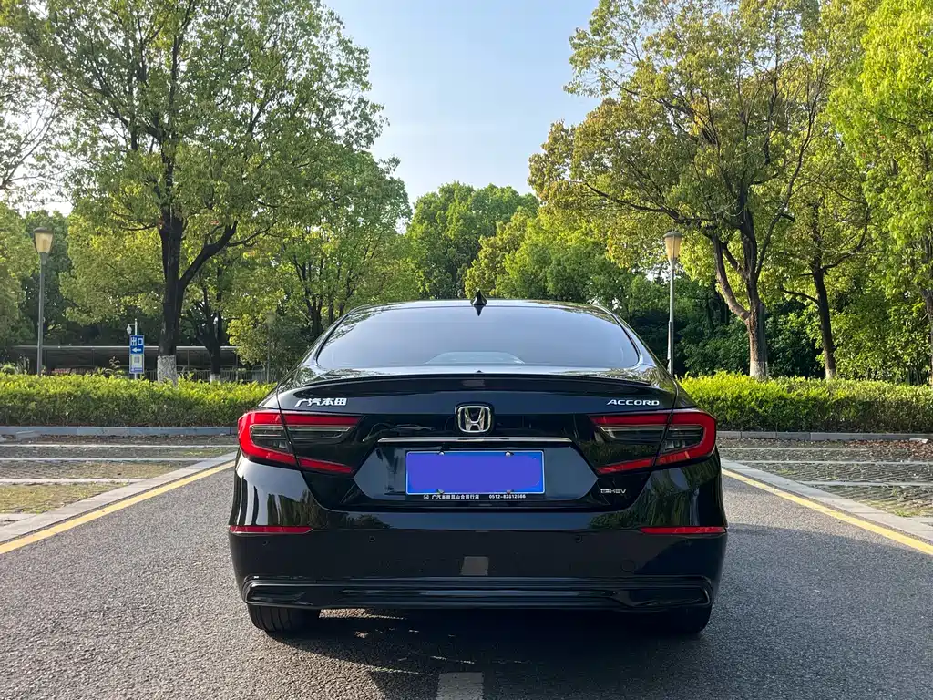 Accord Sharp· Hybrid 2.0 L Phantom Night · Sharp Smart