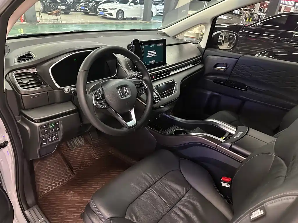 Elysion 2.0 L e:HEV Luxury