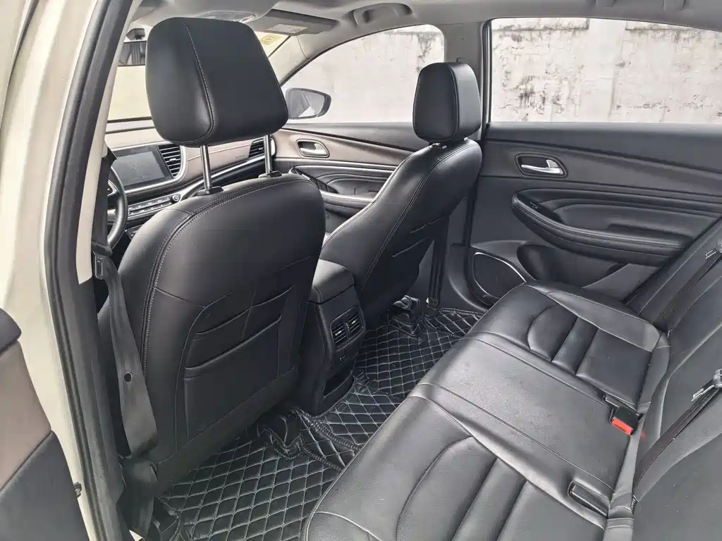 Trumpchi GA4 200 T Auto Luxury