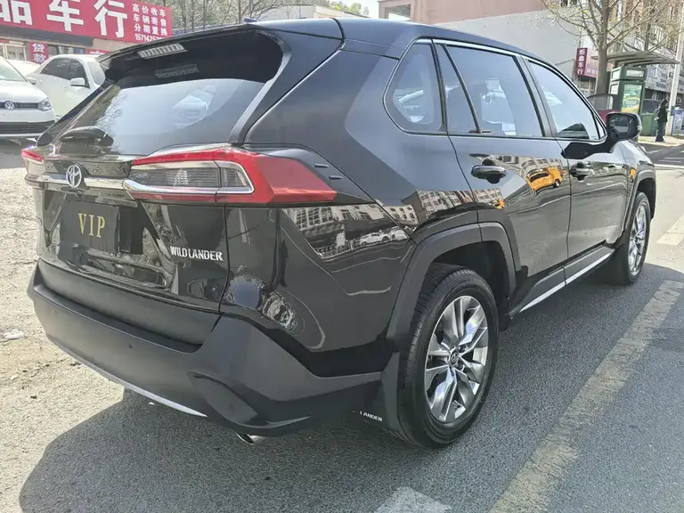 Toyota Wildlander 2.0 L CVT 2 WD Luxury