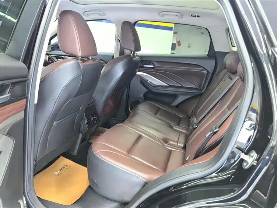 WEY VV6 2.0 T 2 WD Smart Guard +