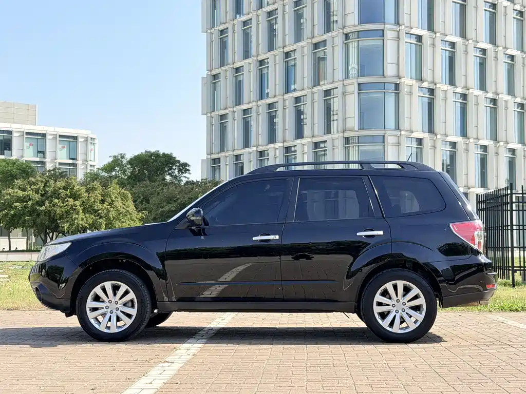Forester Classic 2.5 XS Auto Sport Navigation