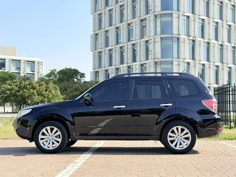 Subaru Forester Classic 2.5 XS Auto Sport Navigation