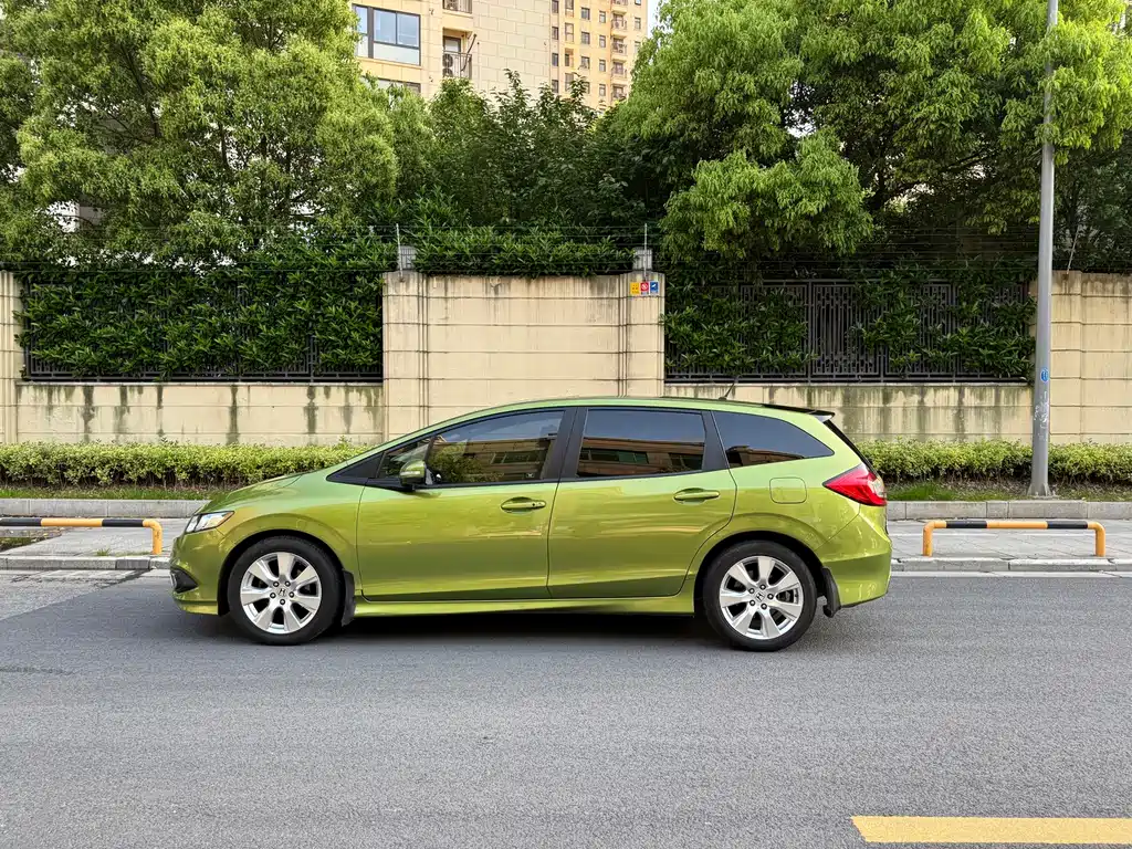 Jade 1.8 L Auto Comfort Elite 5-seat