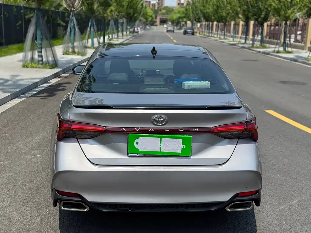 Avalon 2.5 L Touring Distinguished CN-V