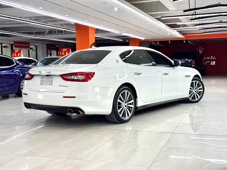 Maserati Quattroporte 3.0 T Standard