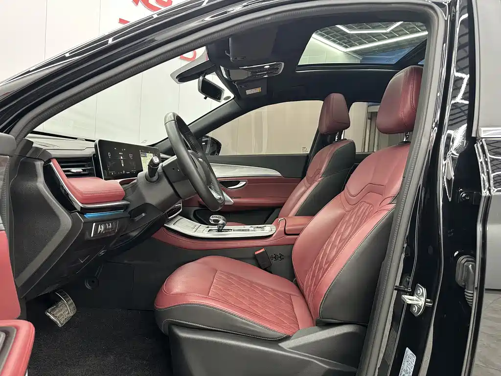 Jetour X70 PLUS 1.5 T DCT Brave PLUS 5-seat