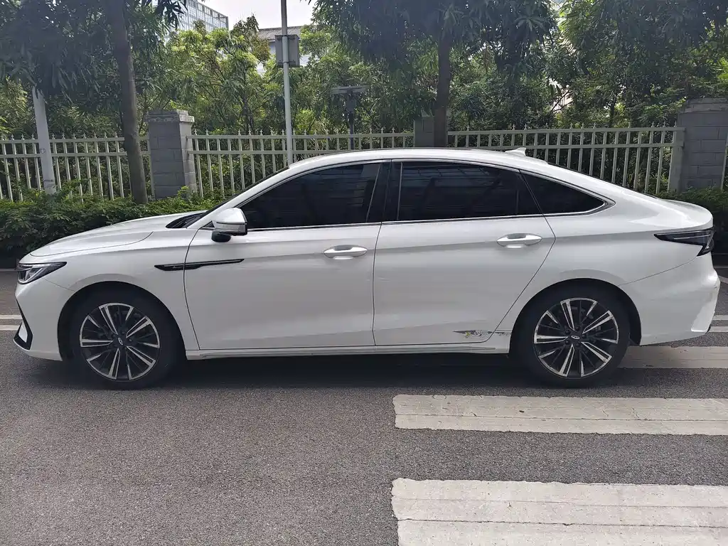 Arrizo 8 1.6 T DCT Elegant