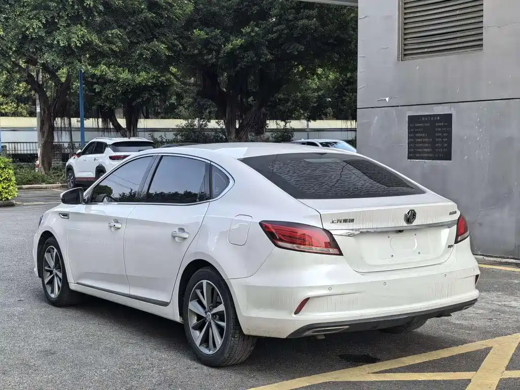 MG6 20 T Auto Trophy Premium Internet CN-V