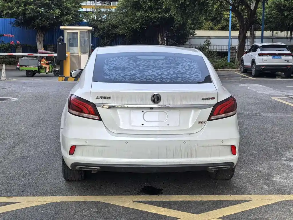 MG6 20 T Auto Trophy Premium Internet CN-V