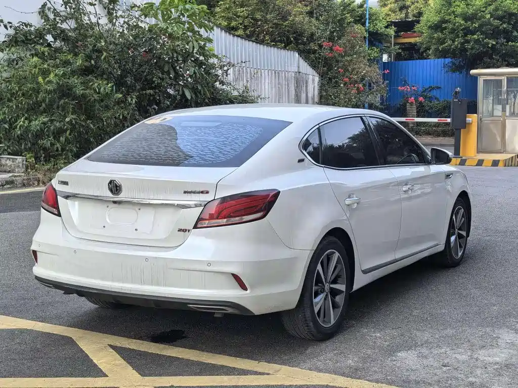 MG6 20 T Auto Trophy Premium Internet CN-V