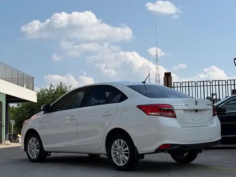 Toyota YARiS L Zhixiang 1.5 E CVT Charm Motion